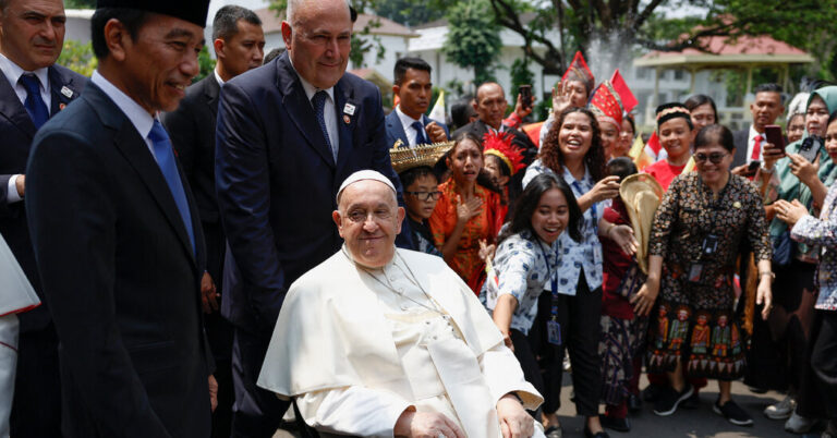 In Jakarta, Pope Praises Indonesia’s ‘Delicate Balance’ of Unity in Diversity